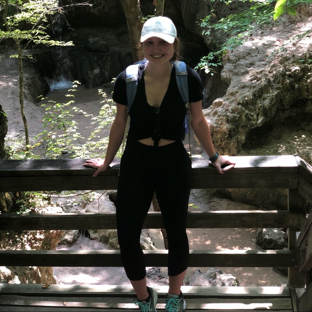 Meet your Posher, Alexis